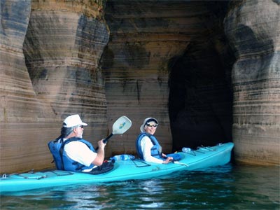 pictured rocks kayaking