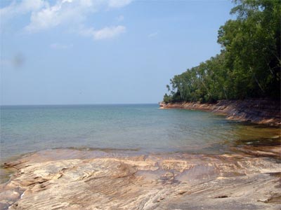 pictured rocks kayaking