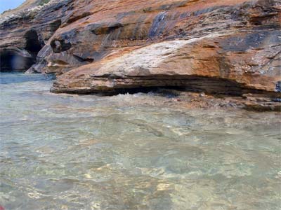 pictured rocks kayaking