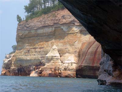 pictured rocks kayaking
