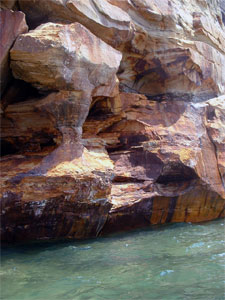 pictured rocks kayaking