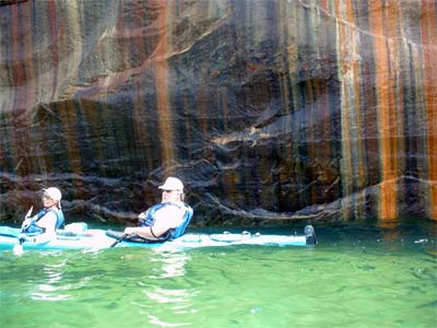 pictured rocks kayaking