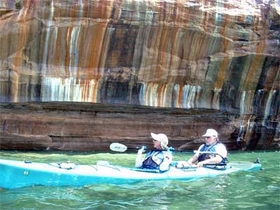 pictured rocks kayaking