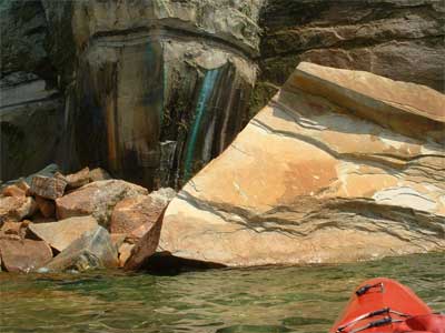 pictured rocks kayaking